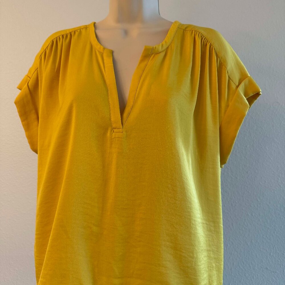 BCBG Max Azria Yellow Tie Front Blouse | Silk Feel | Cap Sleeve | Size S